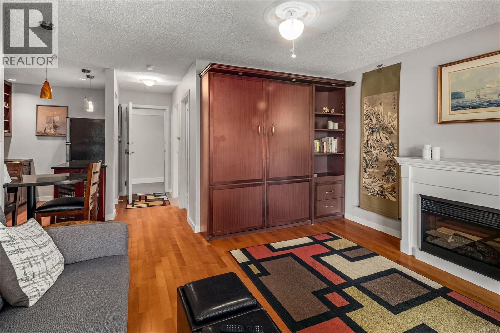 #105 1312 Beach Dr - Image 17