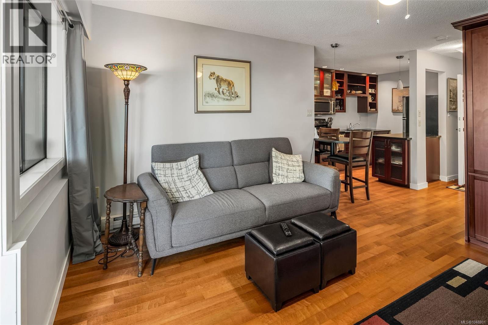 #105 1312 Beach Dr - 18