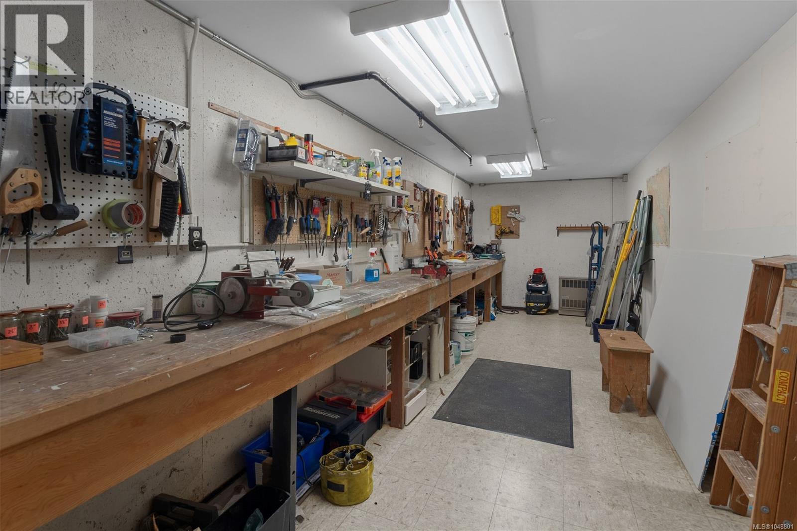 #105 1312 Beach Dr - Image 35