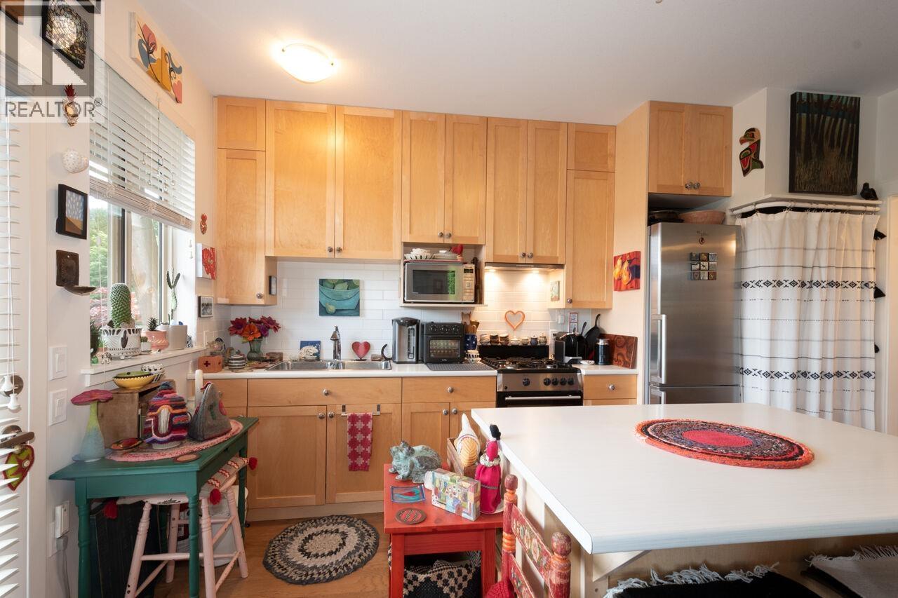 207 726A BELTERRA ROAD, Bowen Island — photo 4