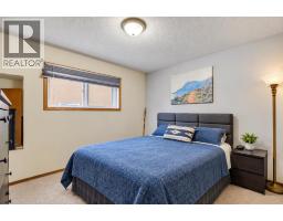 139 Shawnessy Drive SW - photo 32