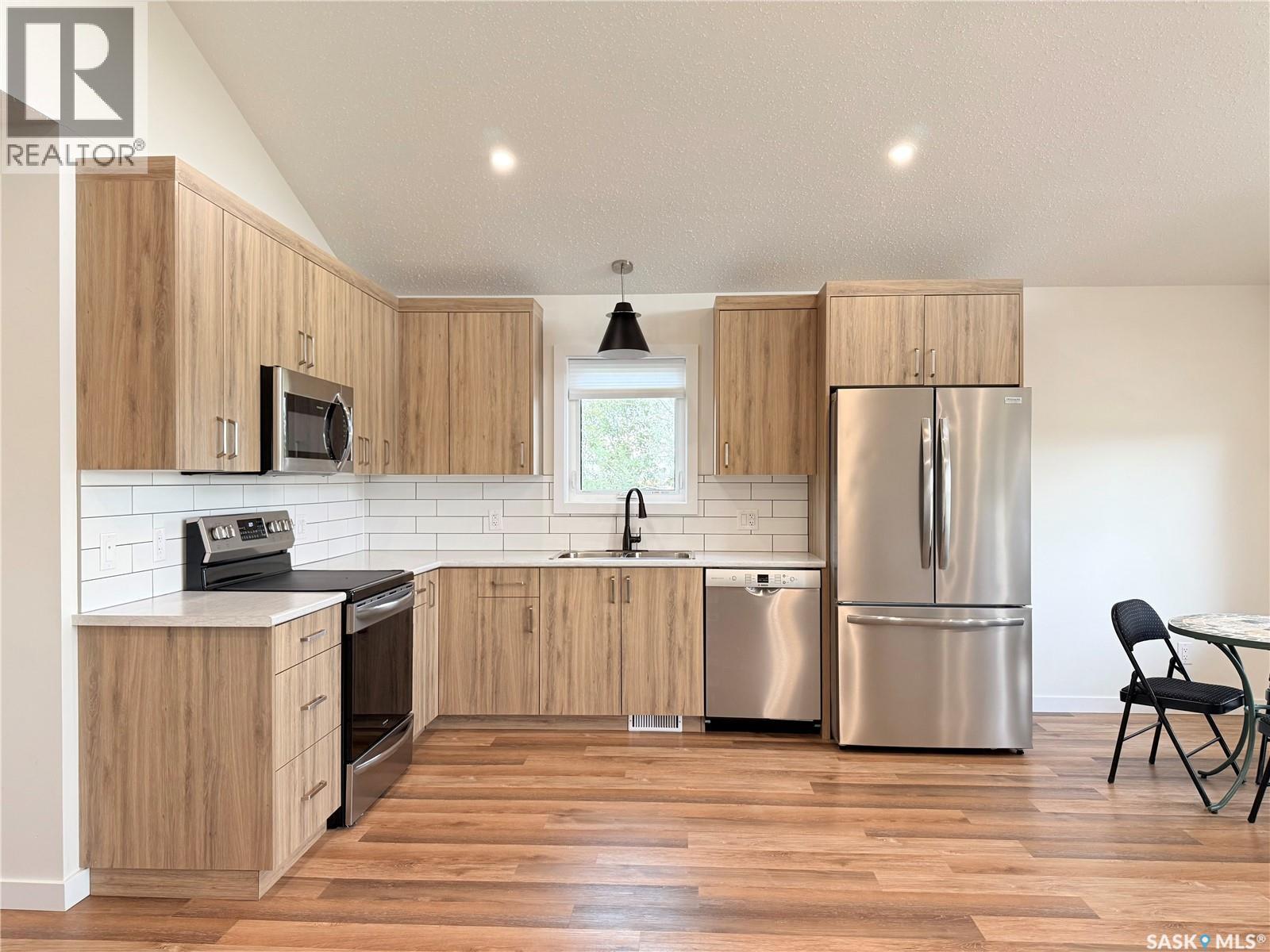 337 Railway AVENUE - 19