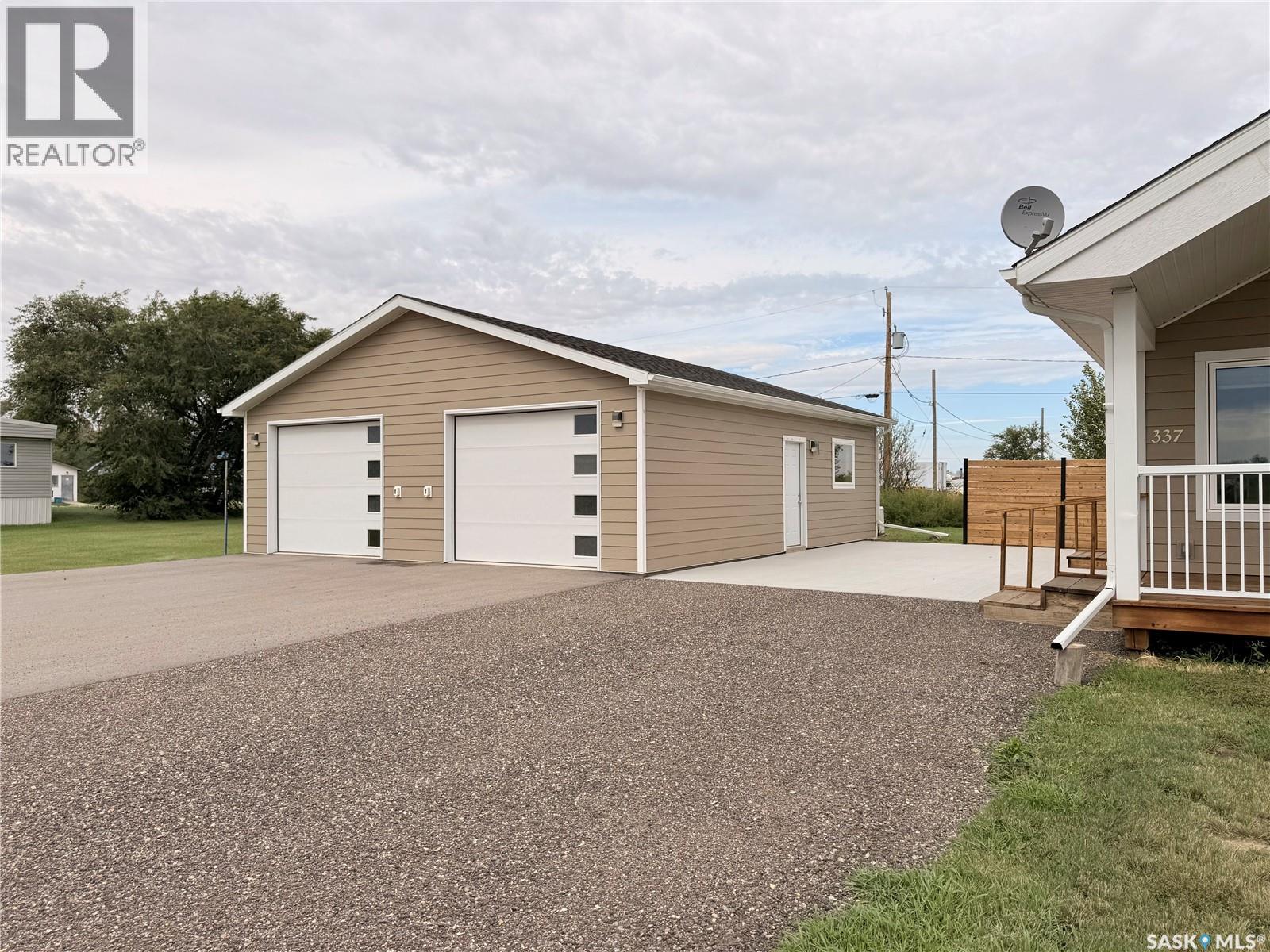 337 Railway AVENUE - 4