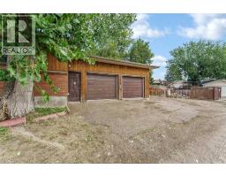 642 Lakewood Road E, Brooks, AB T1R0L2 Photo 39