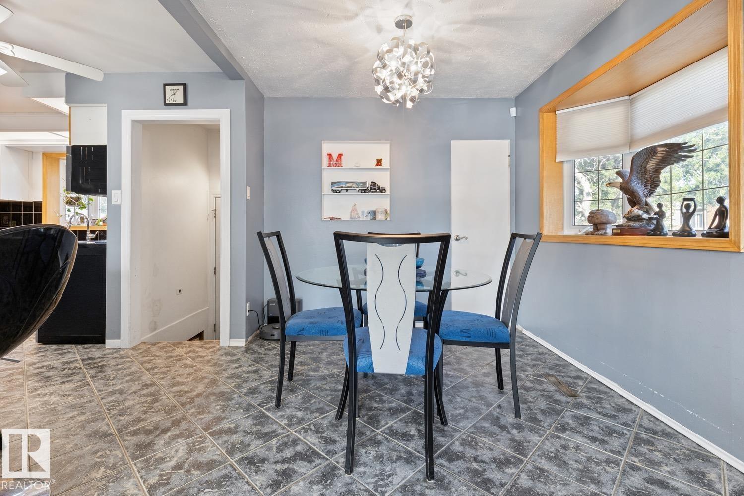 10830 159 ST NW - 8