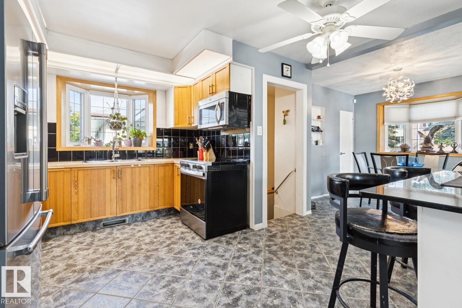 10830 159 ST NW - 17