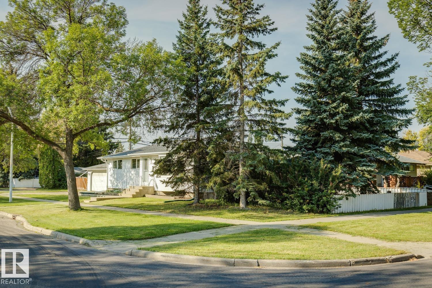 10830 159 ST NW - 25