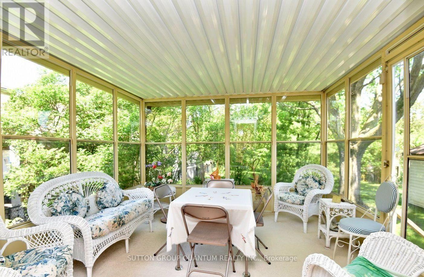 499 VALLEY DRIVE N - Image 18