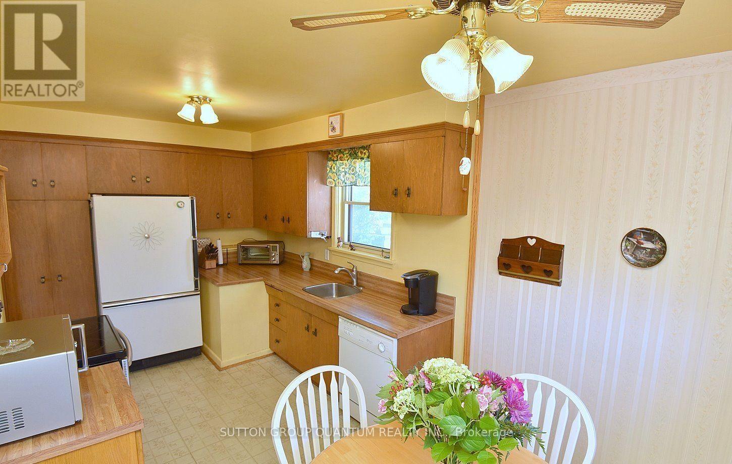 499 VALLEY DRIVE N - 14