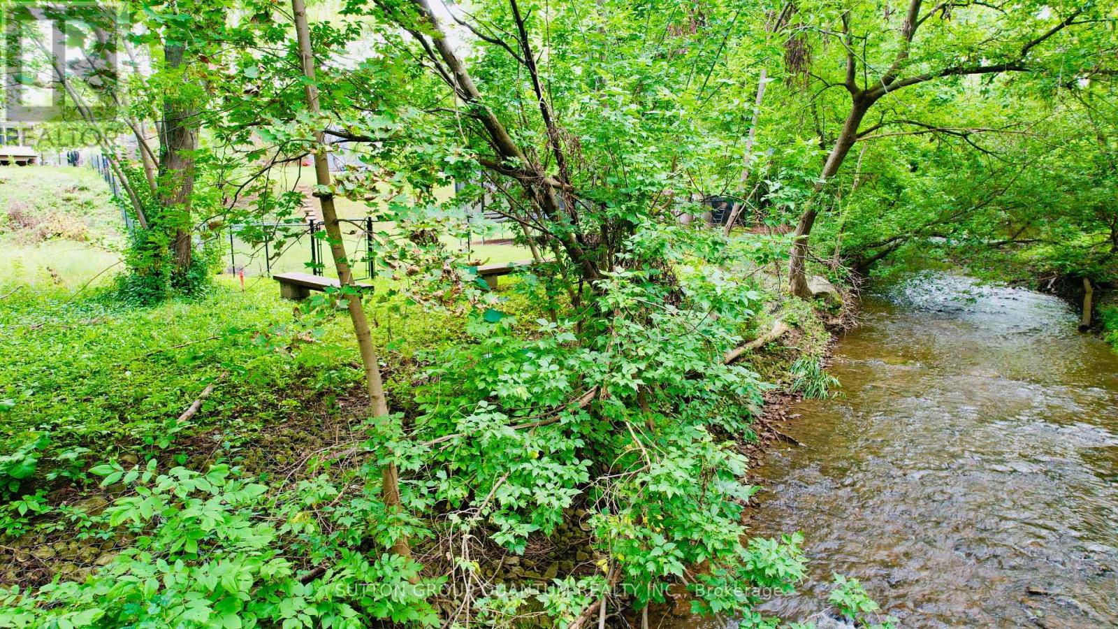 499 Valley Drive North, Oakville (WO West), Ontario, L6L4L9, Oakville (WO West), Ontario — photo 4 of 5