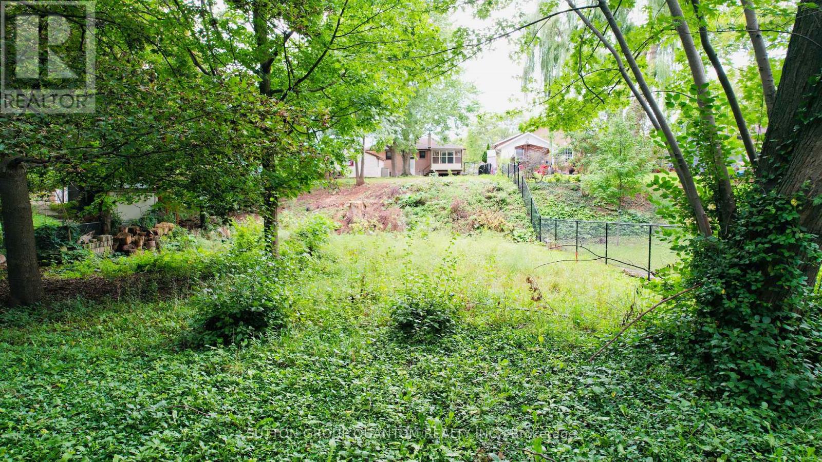 499 VALLEY DRIVE N - 8