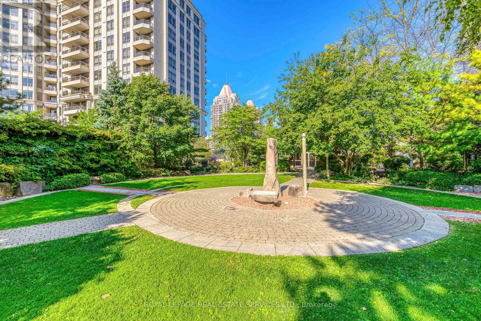 #1433 3888 DUKE OF YORK BOULEVARD - Image 30