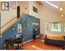 Primary Bedroom - 5289 Clearwater Valley Road, Clearwater, BC V0E1N1 Photo 17