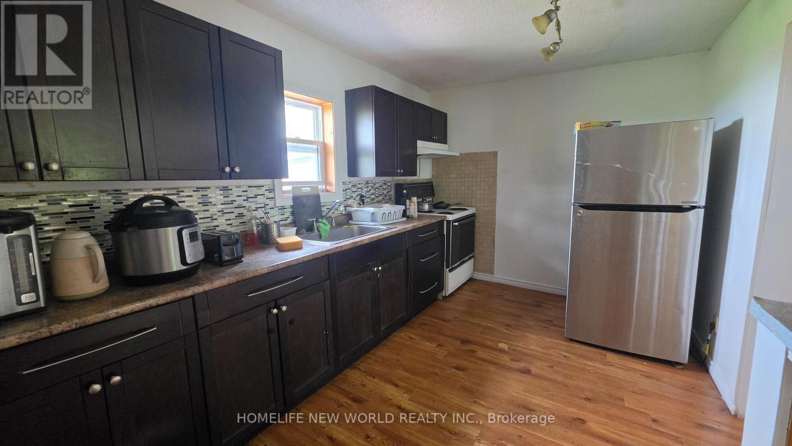 814 THOMASBURG ROAD - Image 10