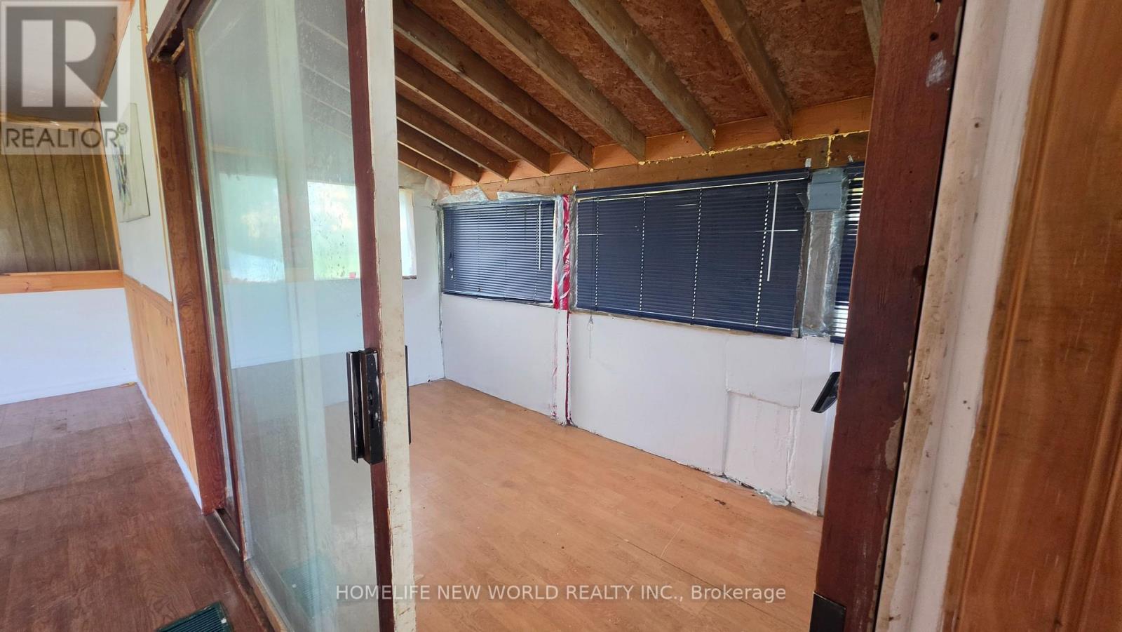 814 THOMASBURG ROAD - 23