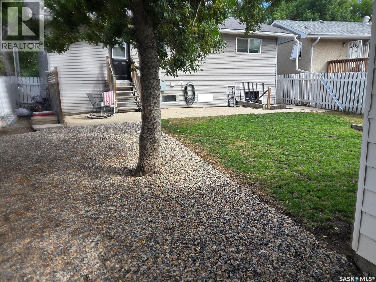 114 ROTHWELL CRESCENT - 20