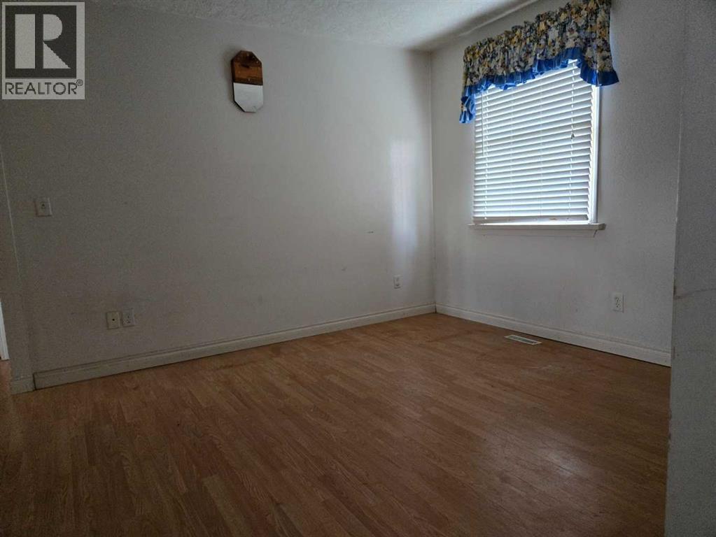 10111 102 Avenue - 12