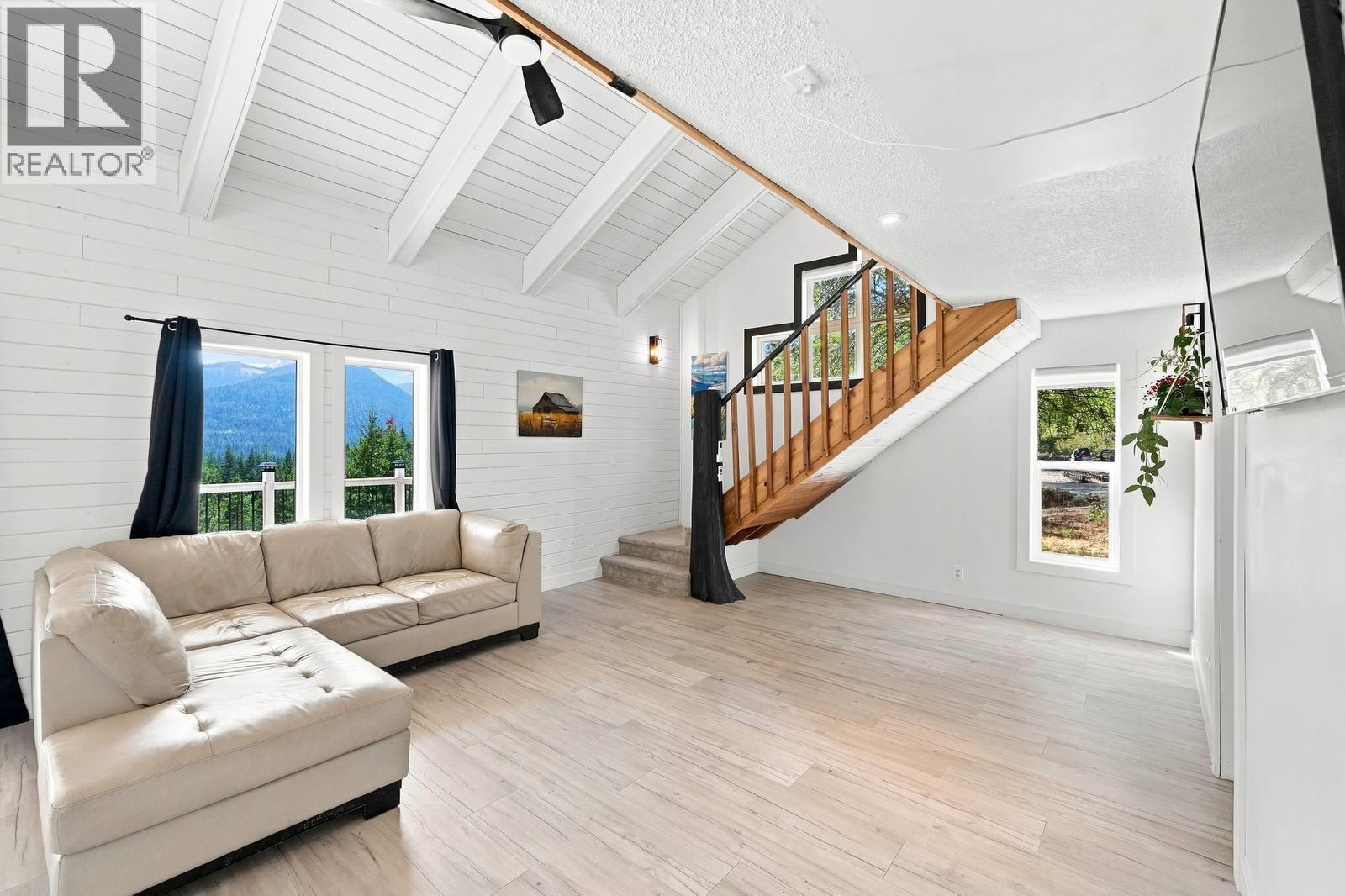  321 Philpott Road, Kelowna