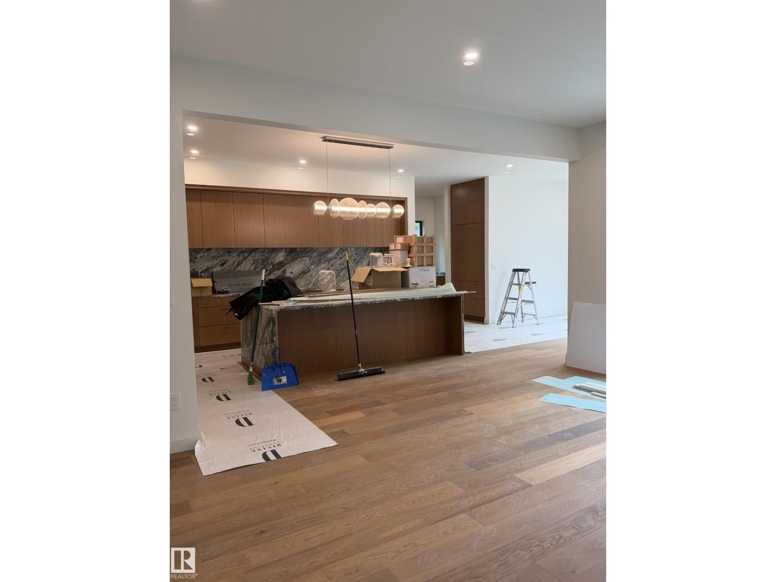 10223 130 ST NW - 16
