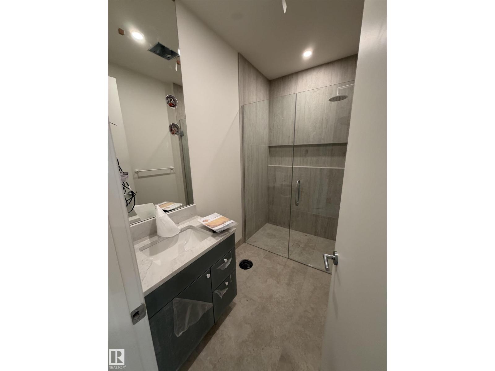 10223 130 Street NW, Glenora — photo 29 of 30: Property photo