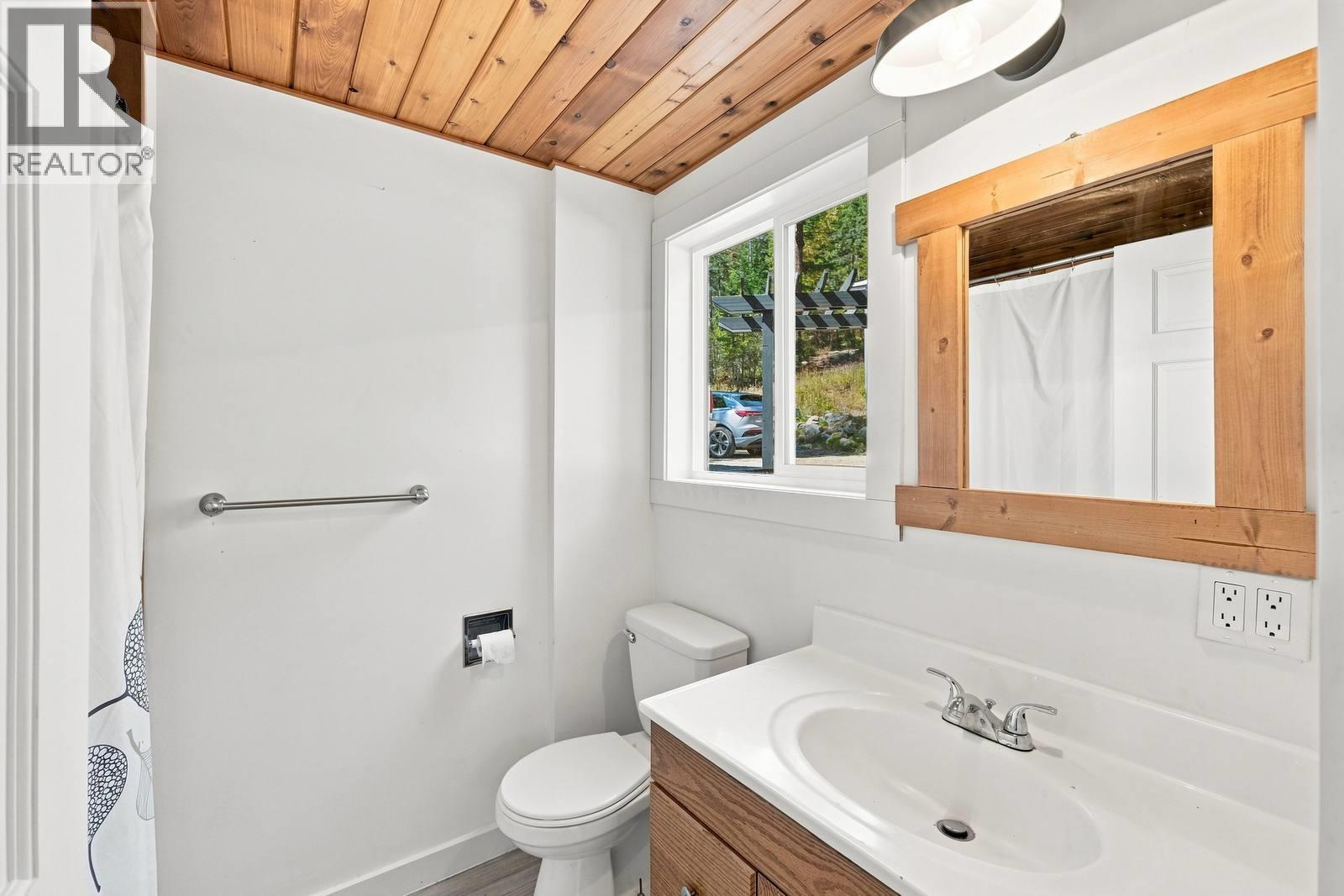  321 Philpott Road, Kelowna