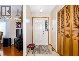 Living room - 88 Mccullough  Cresent, Red Deer, AB T4R1S7 Photo 6