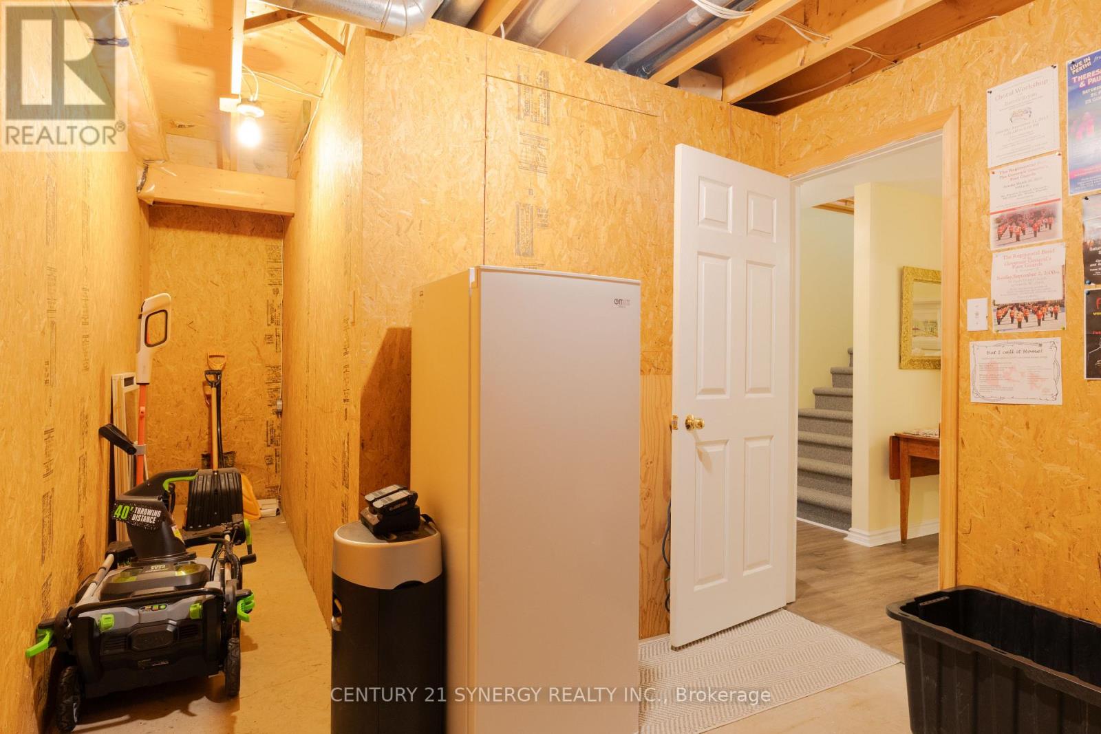 504 KENYON ROAD - Image 28
