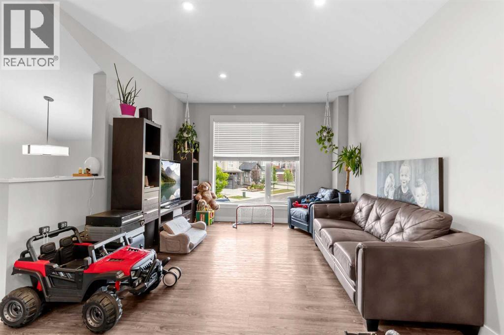 75 Ellington Crescent - 7