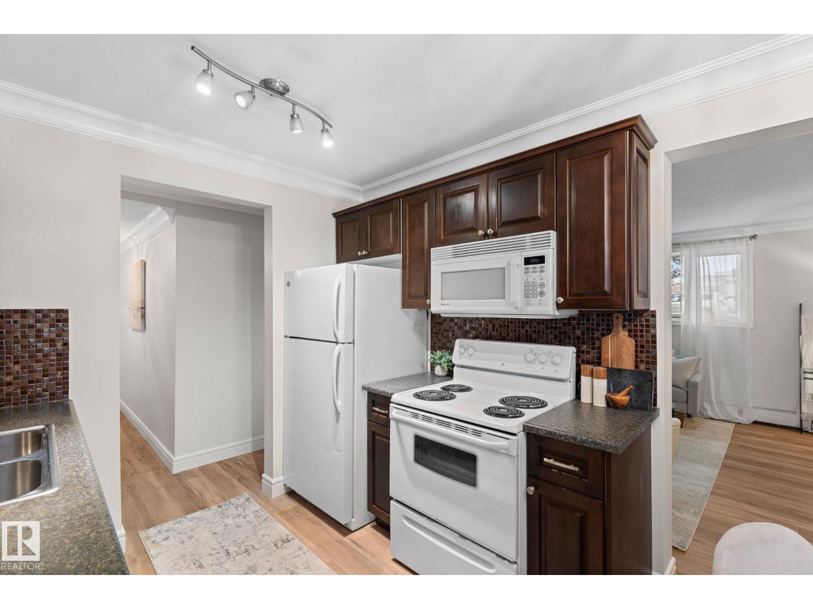 #106 10735 81 AV NW - 8