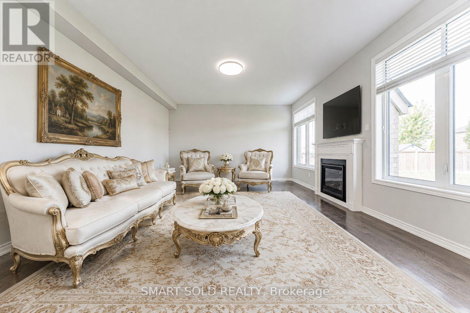 56 REDMOND CRESCENT - 14