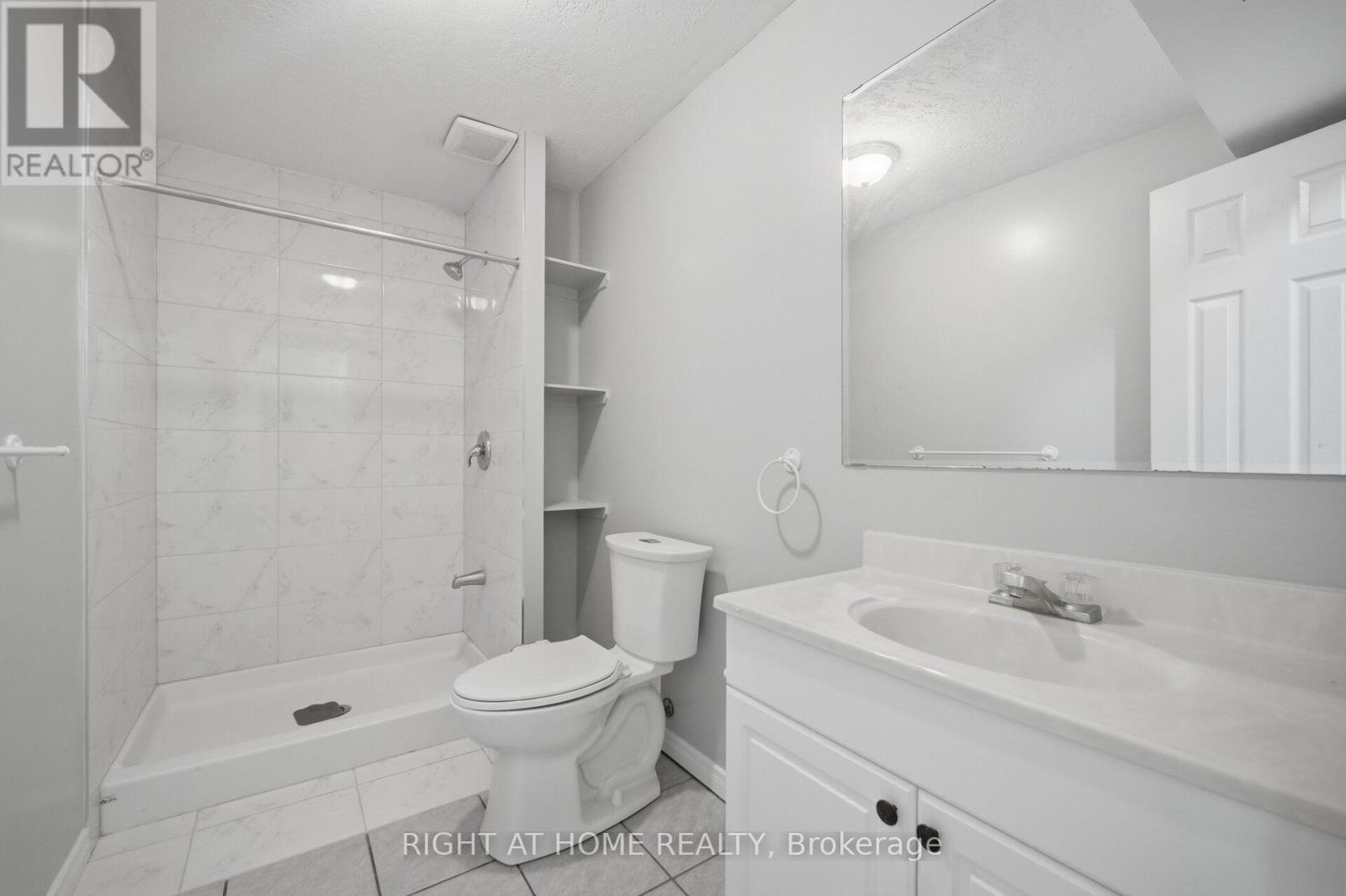 975 MANTLE CRESCENT - 43