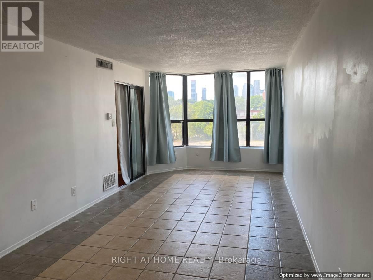 #302 25 AGNES STREET - 4