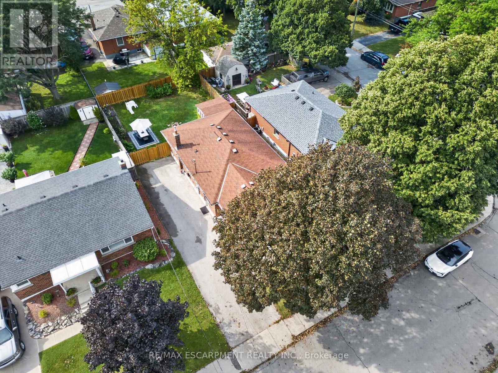 24 CASTLEFIELD DRIVE - Image 32