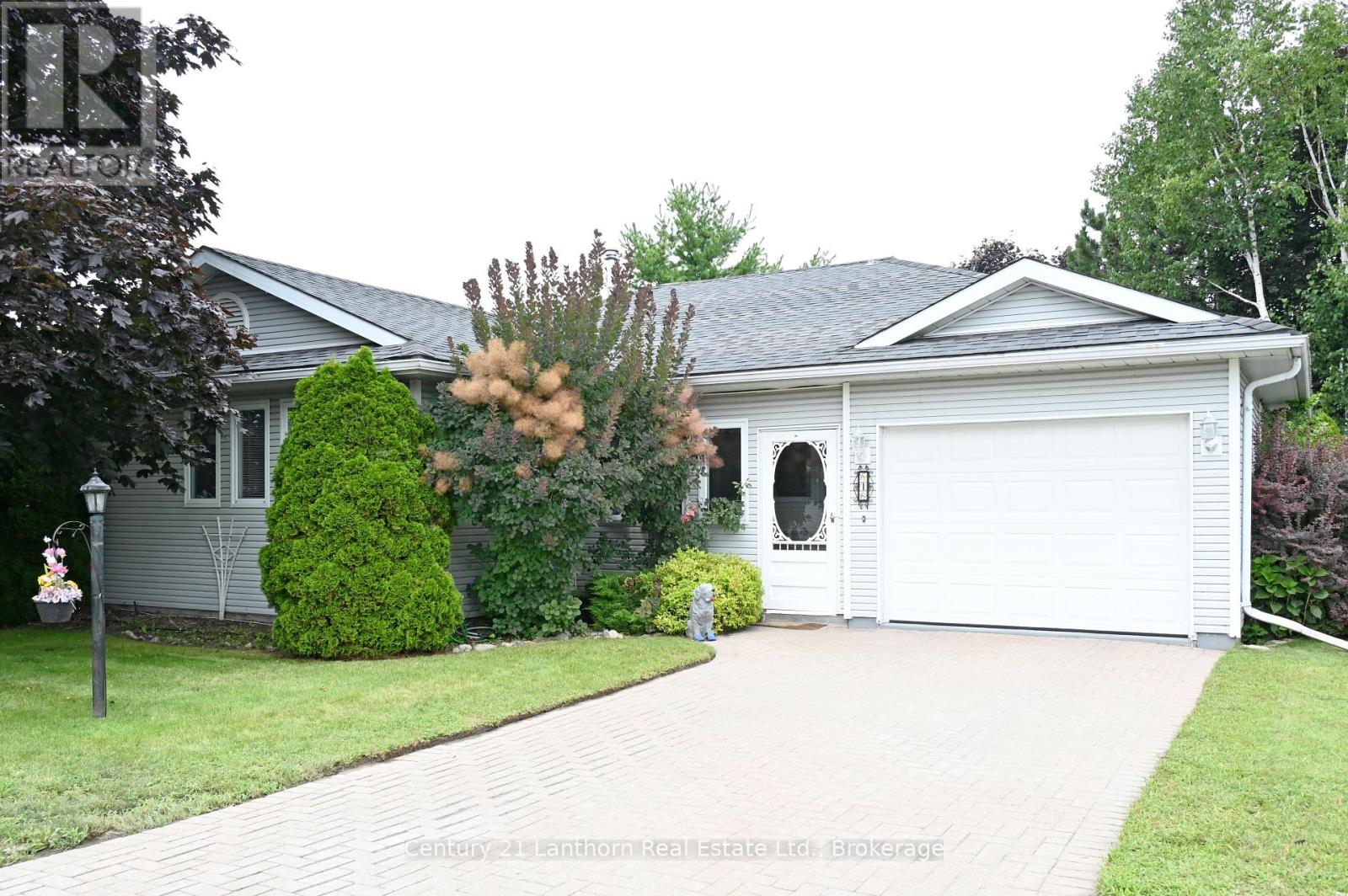 1 REYNOLDS PLACE N, Prince Edward County (Wellington) — photo 2