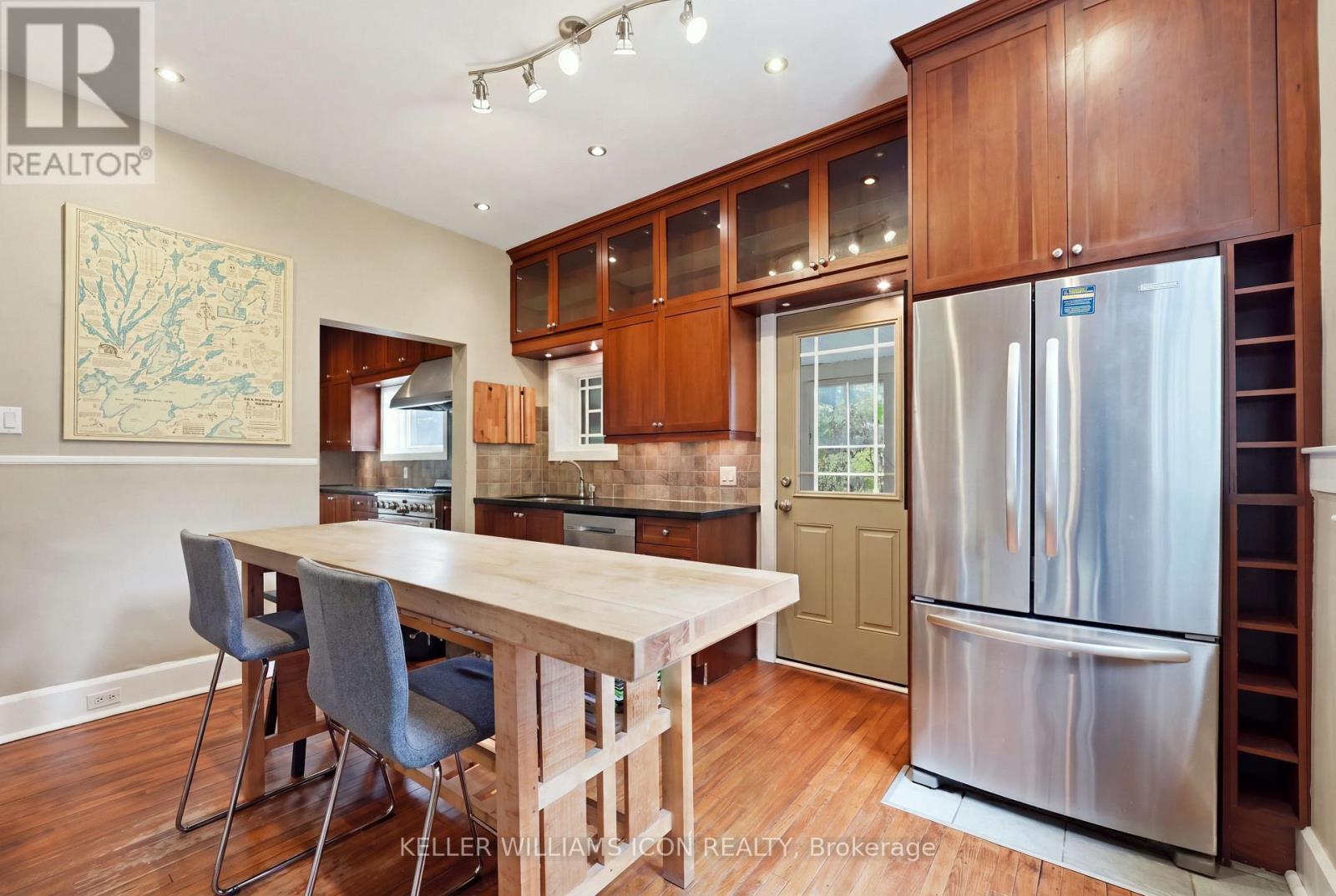 229 GLEBE AVENUE - 17