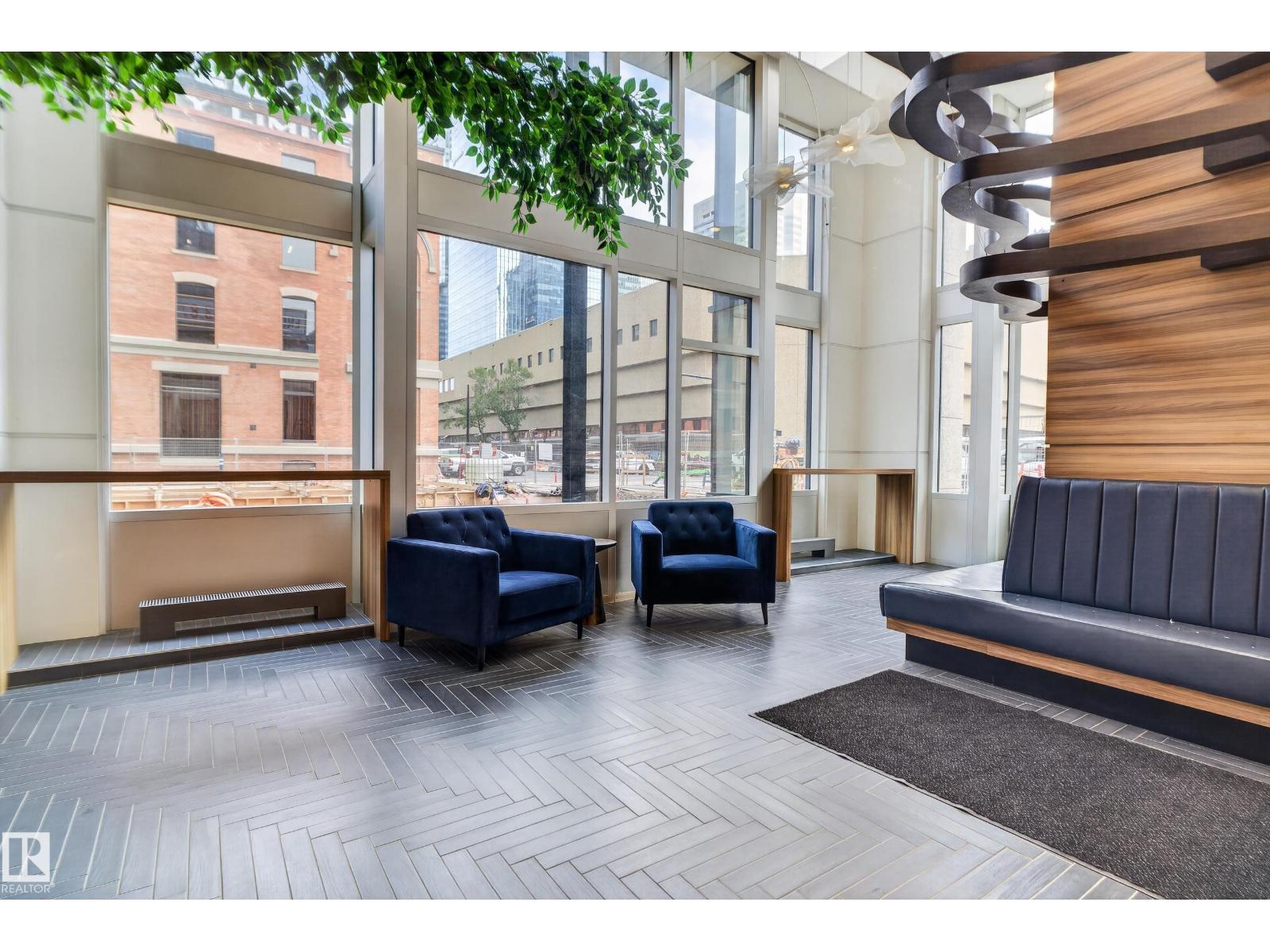 #1002 10180 103 ST NW - 32