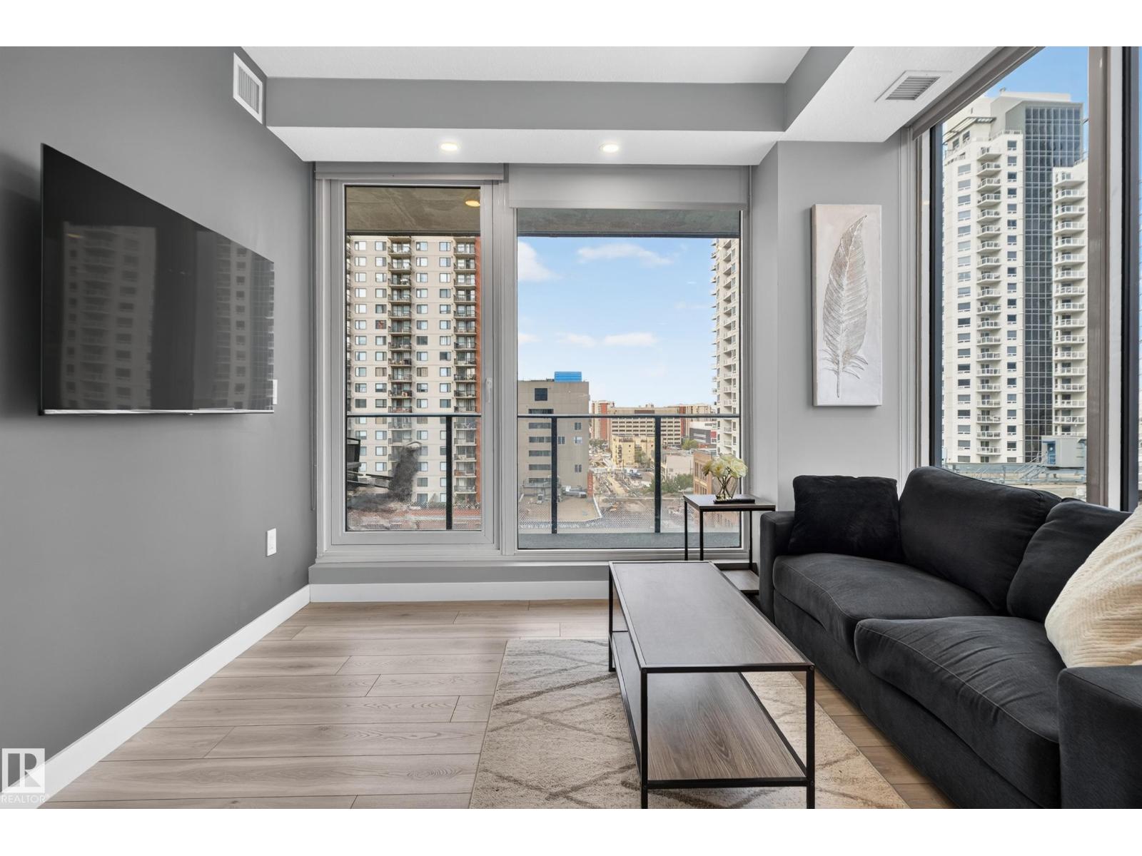 #1002 10180 103 ST NW - 7