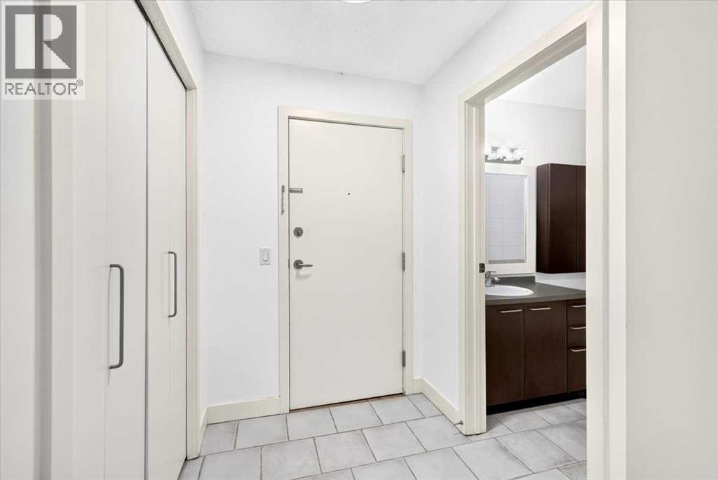 #421 35 Richard Court SW - 17