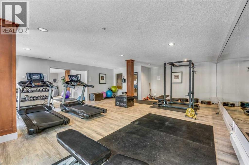 #421 35 Richard Court SW - 25
