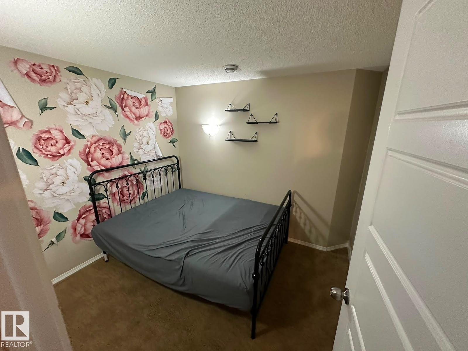 8715 11 AV SW - 12