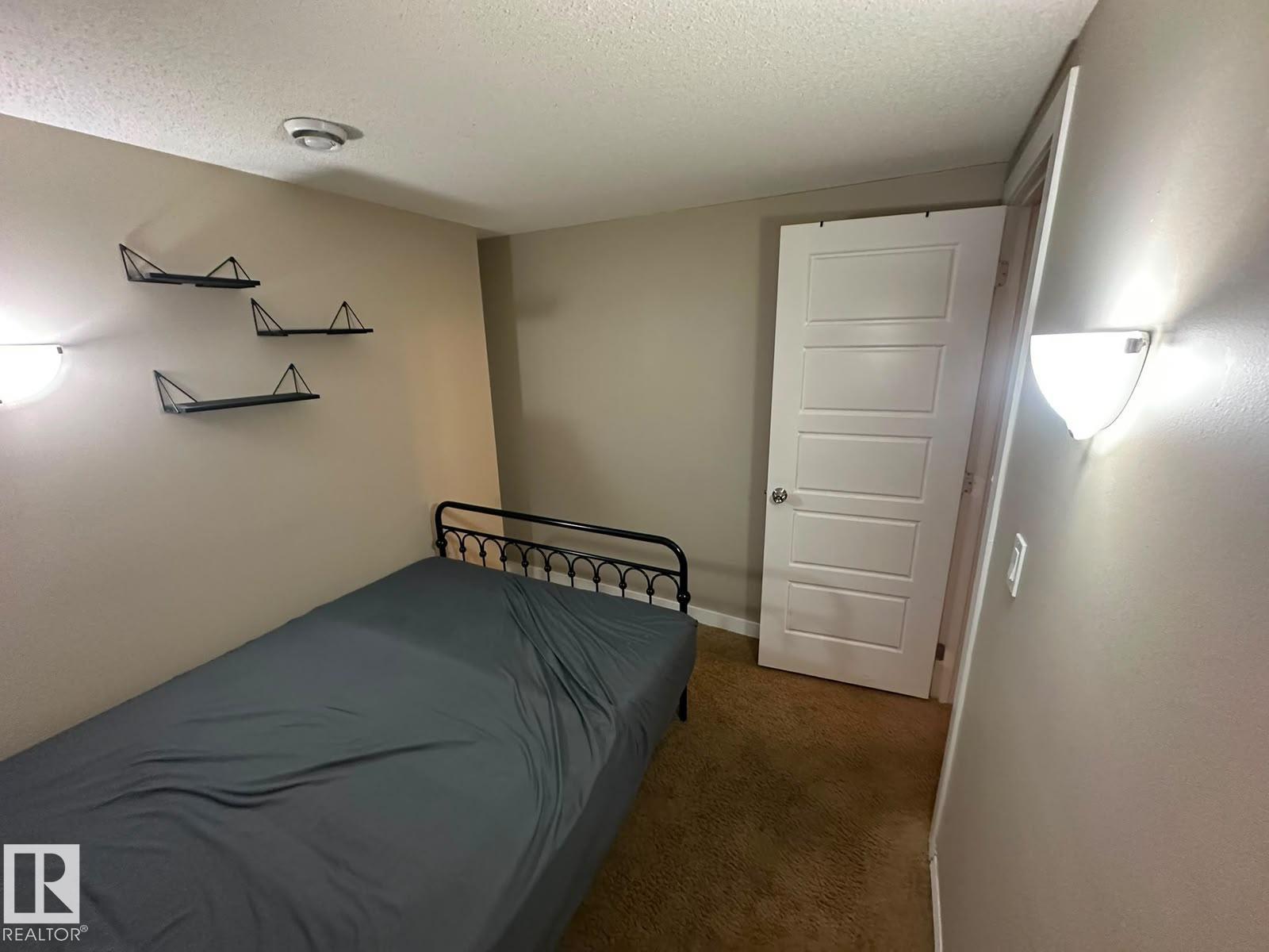 8715 11 AV SW - 13