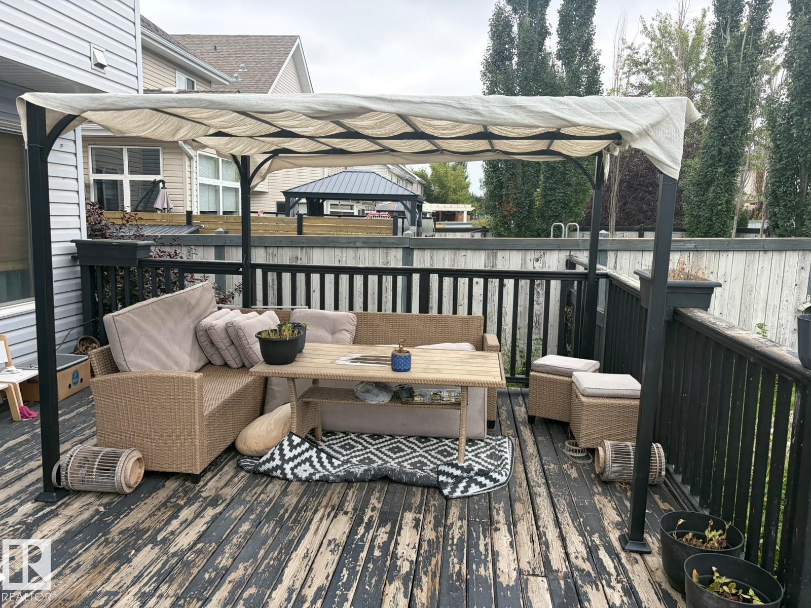 8715 11 AV SW - 19