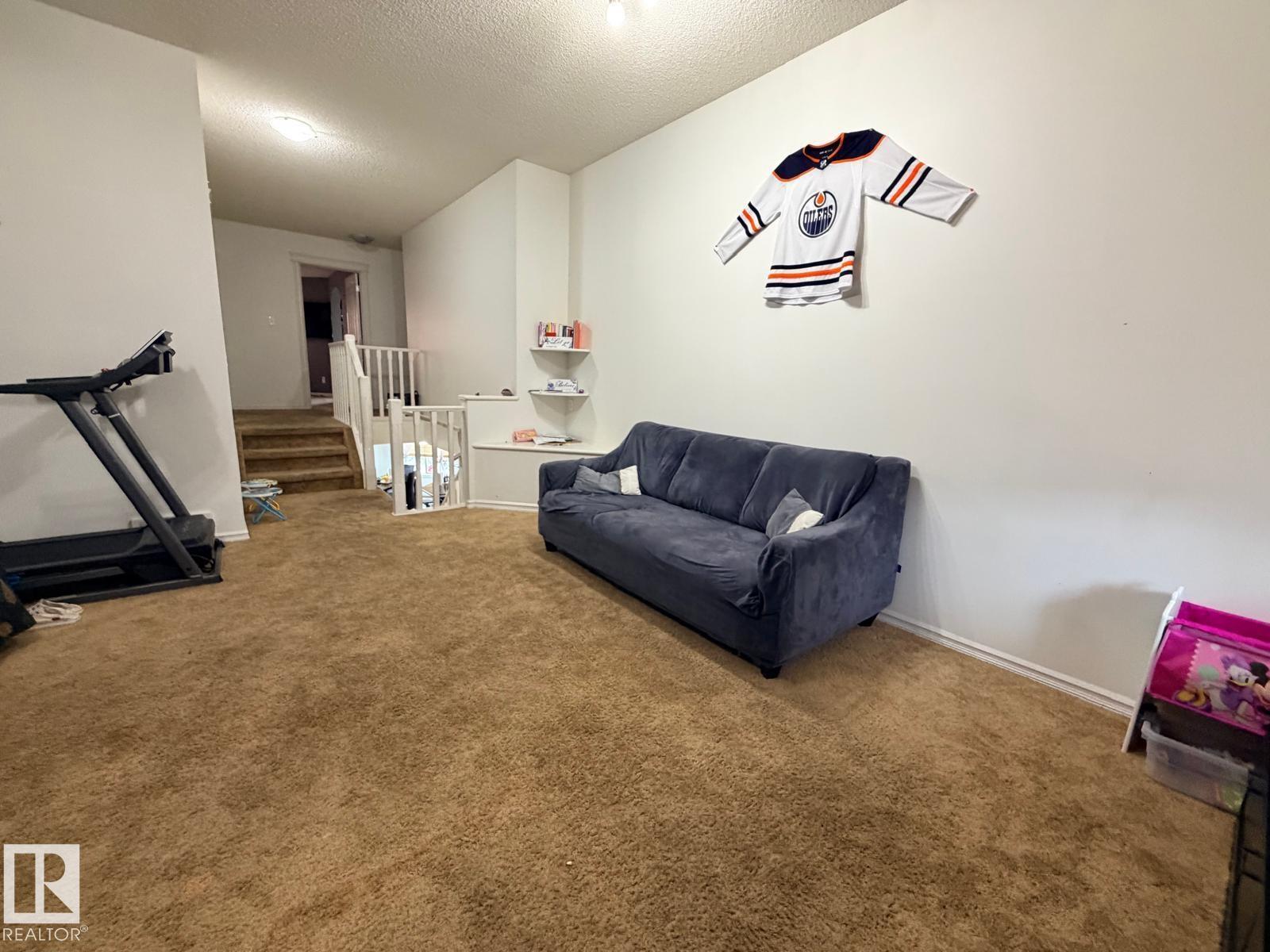 8715 11 AV SW - 2