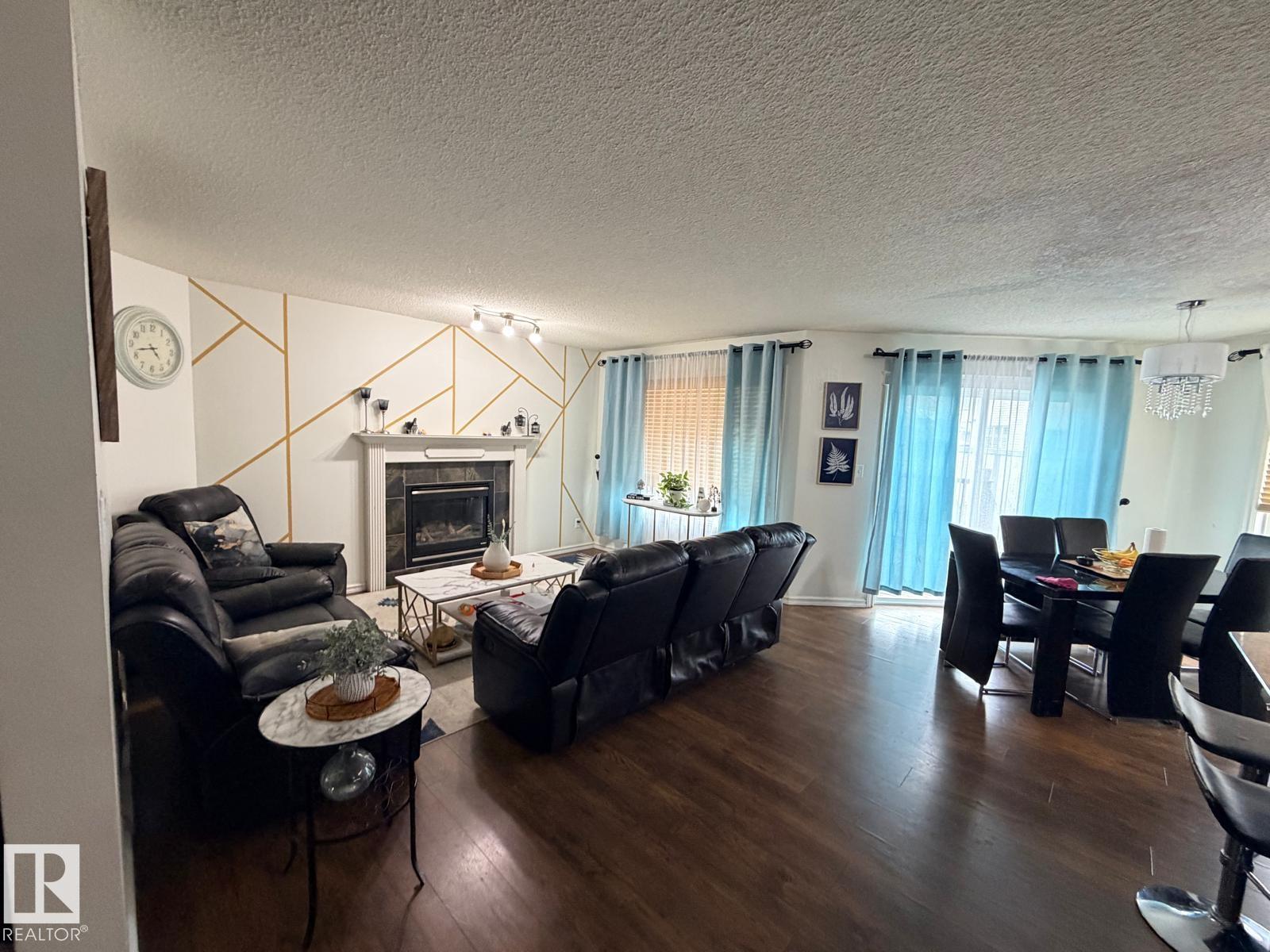 8715 11 AV SW - 3