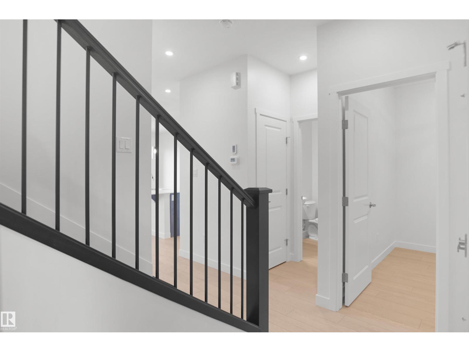 20928 16 AV NW, Edmonton — photo 3