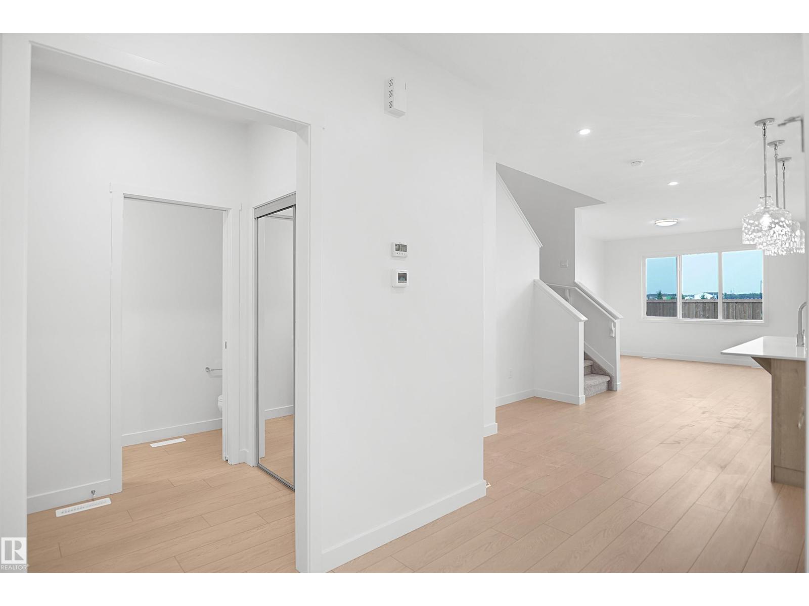20916 16 AV NW - 4