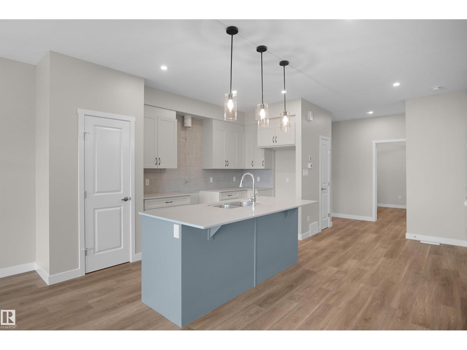 20924 16 Avenue NW, Stillwater — photo 11 of 30: Property photo