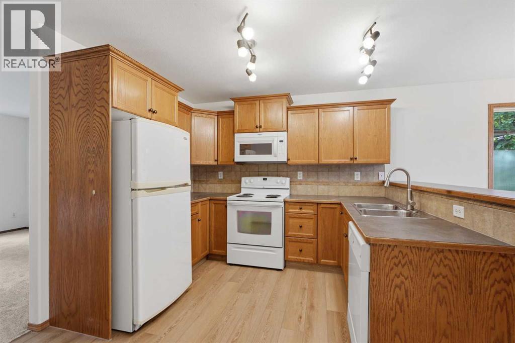 Listing photo – 120 Kentwood Drive, Red Deer