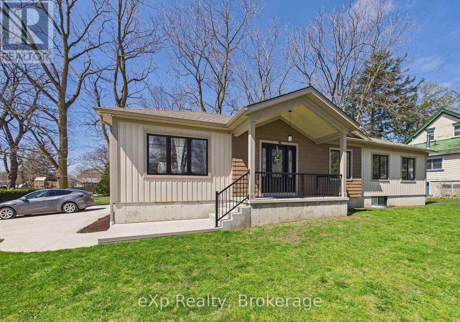 B LOWER - 966 CHARLES STREET, Kincardine