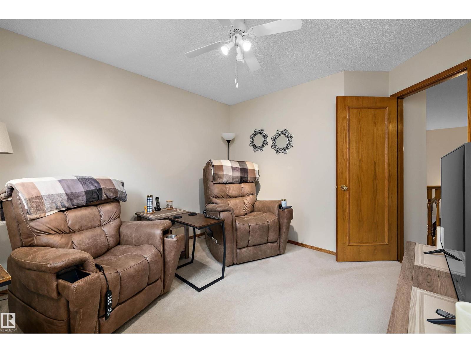33 DORIAN WY - 27